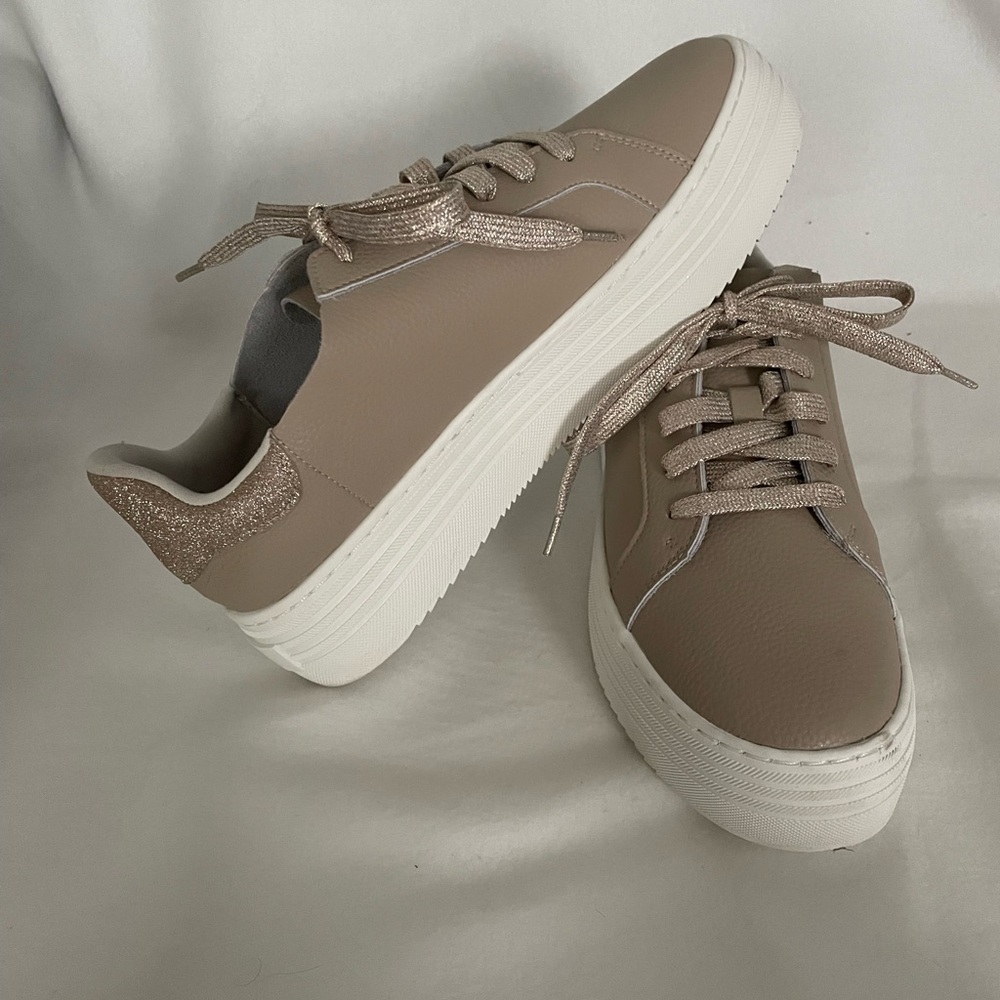 Joy sneakers tan color platform size 9 - Picture 8 of 8